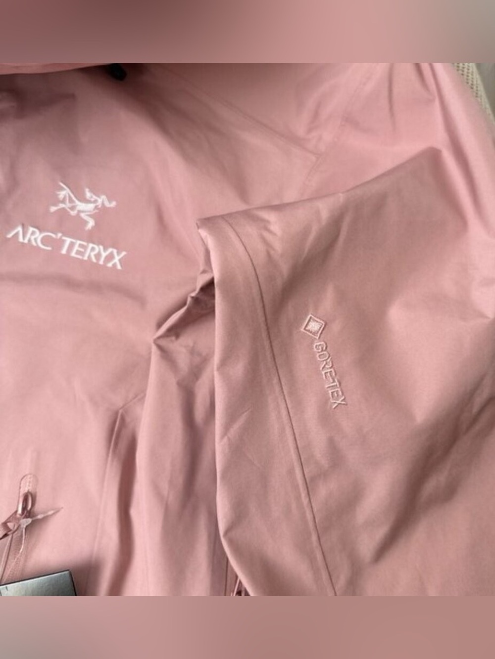 Arcteryx Women's Solid Color Casual Sports Hooded Hard Shell Jacket - Picture 3 of 7